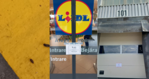 VIDEO. Magazin Lidl din Târgu Mureș, închis de CJPC după ce au fost găsiți șoareci într-un palet cu apă minerală (FOTO)