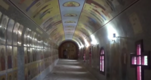 VIDEO. Tunelul sacru din stațiunea Straja. Oamenii spun că aici se petrec adevărate minuni: „O putere extraordinară”