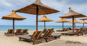 Aberația prețurilor din Mamaia: Închirierea unui șezlong a ajuns să coste cât unul nou din magazin