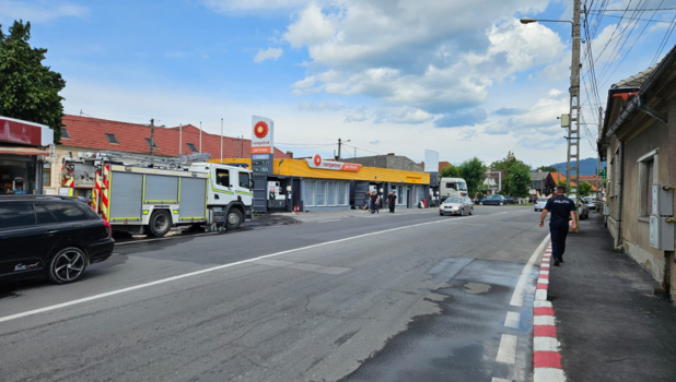 27.06 (10)