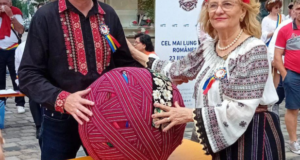 Maria Grapini a supervizat, la Nuremberg (Germania), măsurarea celui mai lung brâu românesc din lume. Eurodeputatul a donat, la rândul său, trei brâie țesute care au contribuit la lungimea totală de 1667,41 metri!