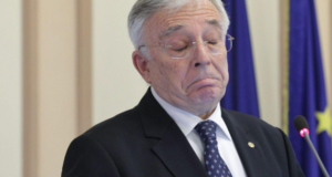 Ce pensie primește Mugur Isărescu lunar de la statul român. Din 2023, suma a crescut considerabil