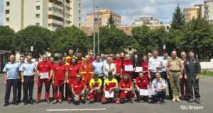 Reprezentanții tuturor serviciilor de salvare din județul Brașov au fost premiați în cadrul unei festivități organizate cu prilejul Zilei Aviaţiei Române