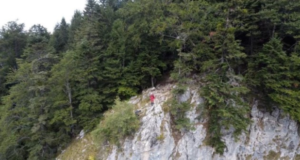 Prăpastia Urşilor, din Masivul Piatra Mare, locul perfect de vizitat în primul weekend dintre anotimpuri