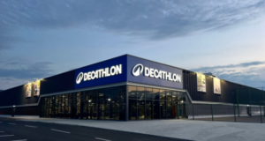 Decathlon deschide, astăzi, la Brașov, primul magazin din România cu noul concept și noua identitate de brand