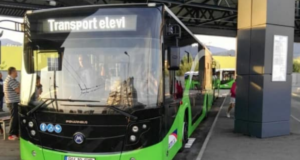 Linie nouă de transport pentru elevii din Brașov. Autobuzul pleacă la 8:00 din Livada Poștei