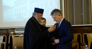 ÎPS Laurențiu Streza i-a oferit primarului George Scripcaru Ordinul Cultural „Andrei Șaguna” (FOTO)
