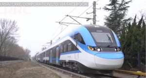 Primul tren electric chinezesc urmează să circule pe șinele din România, pe ruta Bucureşti – Braşov – Constanţa