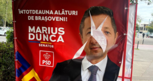 Un cort electoral PSD, din Brașov, a fost vandalizat. Marius Dunca: „Corturile celorlalte partide politice sunt amplasate de mai bine de două săptămâni și nu au fost vandalizate” (FOTO)