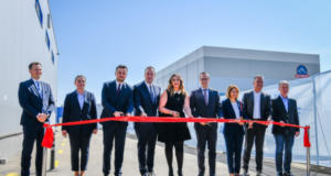 Bugetarii nu au lipsit de la evenimentul de inaugurare a centrului logistic automatizat al Fabricii de Lapte Brașov. Investiția se ridică la peste 40 de milioane de euro