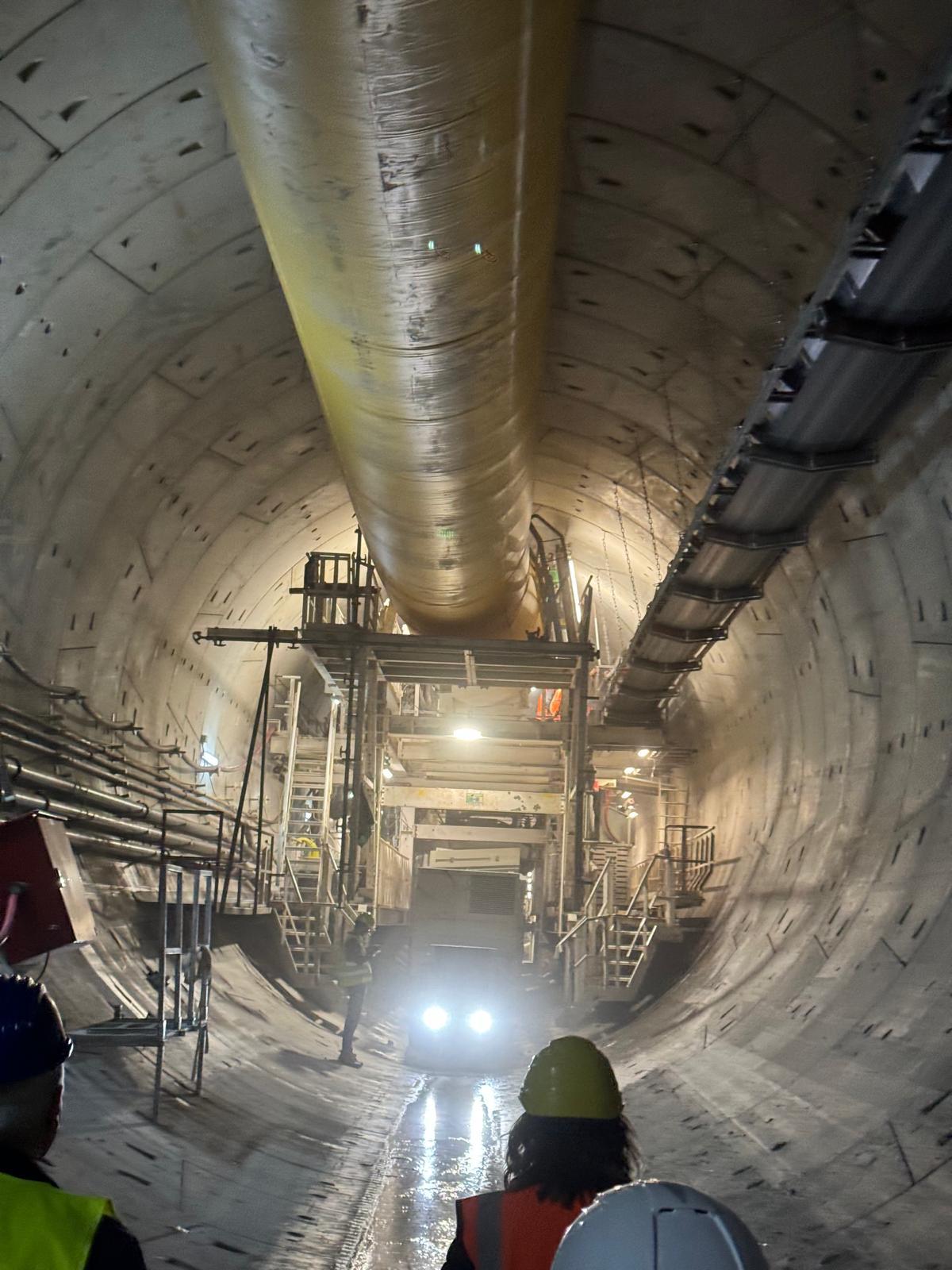 AKTOR a săpat aproape un kilometru de tuneluri în munte, pe traseul proiectului feroviar Brașov-Sighișoara (FOTO) 2 20240917 AKTOR tuneluri progres foto 3