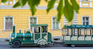 Şi anul acesta vă puteți îmbarca în trenulețul Sepsi Tour, în perioada Târgului de Crăciun