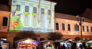 Desenele copiilor vor prinde din nou viață pe fațada Teatrului „Tamási Áron” din Sfântu Gheorghe