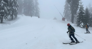 VIDEO. „Miercurea brașovenilor“ deschide sezonul de schi în Poiana Brașov. Care sunt tarifele de acces la transportul pe cablu
