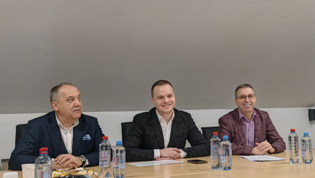 apm - vice, presedinte, director
