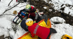 Tragedie pe Valea Azugii! Un turist străin a decedat după un accident grav cu snowmobilul
