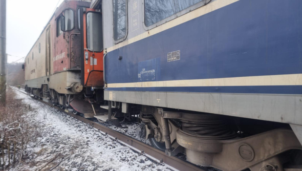 Un tren care circula dinspre Toplița spre Brașov a deraiat! (GALERIE FOTO) 2 13.02.25 26