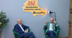 VIDEO. Emisiunea „Oameni faini la Brașov” – invitat rectorul Universității Transilvania din Brașov, Ioan Vasile Abrudan: „Performanța se face cu profesori buni, iar profesorii buni se țin cu salarii pe măsură”