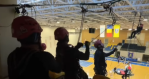 VIDEO. De la Sala Sporturilor la misiuni de salvare – antrenamentele pompierilor alpiniști de la Rope Rescue România!