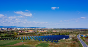 Sibiul investește 40 de milioane de lei într-un parc fotovoltaic pe o fostă groapă de gunoi