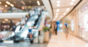 Ultima șansă pentru cumpărături! Magazinele mari și mall-urile din Brașov își scurtează programul de Revelion