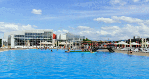 Liber la bălăceală! De mâine se deschid piscinile exterioare de la Paradisul Acvatic