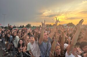 GALERIE FOTO, VIDEO: Mii de oameni au sărbătorit la Zilele Orașului Ghimbav 2025 3 concert apus