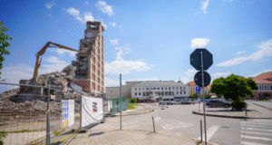 Fostul Hotel Bodoc din Sfântu Gheorghe, aproape de dispariție completă
