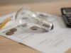 Exportăm curent, dar românii sting lumina! Factura crizei politice devine tot mai mare. Consumul populației s-a prăbușit cu 11,3%