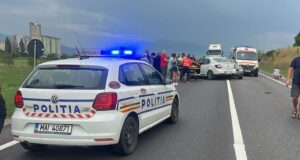 🚨 Accident rutier grav pe DN1, la ieșire din Codlea spre Făgăraș. Sunt 4 autovehicule implicate(FOTO)