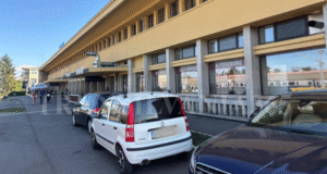 Gara Brașov, bătaie de joc! Primul peron transformat în parcare (GALERIE FOTO)
