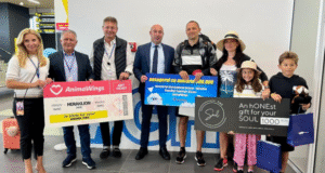 Zborul care i-a adus noroc pasagerului cu numărul 500.000. Un brașovean s-a întors din concediu și a plecat acasă cu încă unul