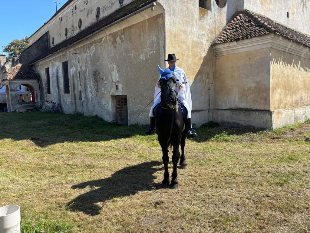 Așa a fost la Festivalul „Cavalerii Teutoni se întorc în Cetatea Feldioara”. Mii de oameni la concertul Irinei Rimes (VIDEO și GALERIE FOTO) 15 IMG 20250901 WA0002