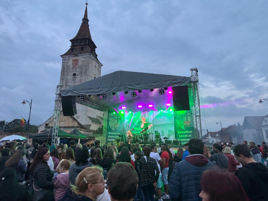 Așa a fost la Festivalul „Cavalerii Teutoni se întorc în Cetatea Feldioara”. Mii de oameni la concertul Irinei Rimes (VIDEO și GALERIE FOTO) 9 IMG 20250901 WA0011
