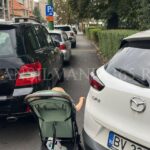 FOTO. Dezastru pe trotuarele din Brașov! Mașini parcate ilegal, pietoni în pericol, poliția lipsește 5 masini parcate aiurea1