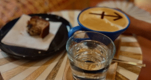 Horoscopul se bea cu spumă de lapte la Astrology Coffee, în Brașov