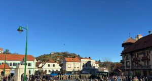 Ceremonie dedicată Zilei Armatei României, în Piața Unirii din Brașov (VIDEO și GALERIE FOTO)