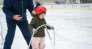Fundația Țiriac face înscrieri pentru cursurile gratuite de patinaj pentru copii la Brașov