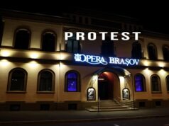 Protest la Opera Brașov! Grevă japoneză în timpul spectacolului „My Fair Lady”. Vezi care este motivul
