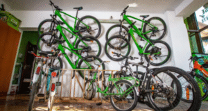 Service de biciclete ziua, escape room seara. Un concept unic la CUB Brașov