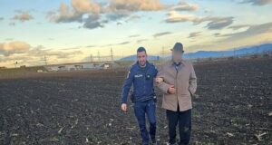 Bătrânul dat dispărut ieri a fost găsit pe un câmp din apropierea Brașovului