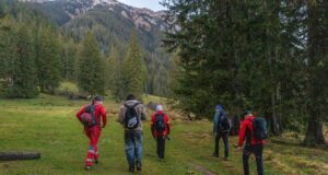 Tânăr de 18 ani rătăcit în Piatra Craiului, găsit de Salvamont Zărnești după un apel disperat la 112. Lecție dură despre responsabilitatea pe munte