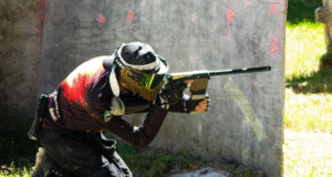 Activități în aer liber chiar și iarna. Cât costă o partidă de paintball în Brașov?