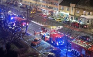 EXCLUSIV. Incendiu puternic într-un bloc de pe Calea București din Brașov (VIDEO) 1 82644c8a fa19 4a69 be59 ad68c195392d