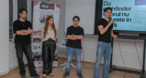 60 de elevi din 12 licee brașovene au propus soluții concrete pentru tineri, școli și comunitate, în cadrul unui hackathon educațional