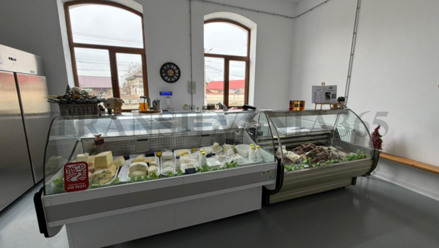 VIDEO. Transilvania 365 dă startul seriei „Antreprenori faini la Brașov”. Debut savuros la Lăptăria lui Giuseppe, cu brânzeturi artizanale produse la Brașov după rețete italiene 4 Laptaria lui Giuseppe 2