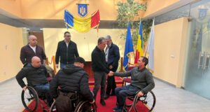 Rampă, treceri și sport pentru toți. Brașovul devine mai accesibil pentru persoanele cu dizabilități