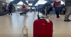 Recipiente mai mari de 100 ml în bagajul de mână pe Aeroportul Otopeni