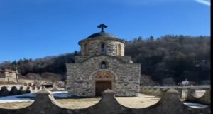 VIDEO. Capela Inimii Reginei Maria, în ruină lângă Castelul Bran. Mesajul dur al lui Dan Negru