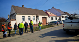Mai multe străzi din Hărman intră în reparații capitale. Lucrările încep în perioada următoare